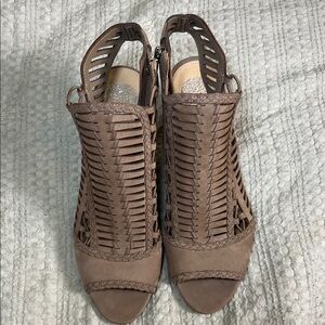 Vince Camuto Brown Cutout Sandals size 10